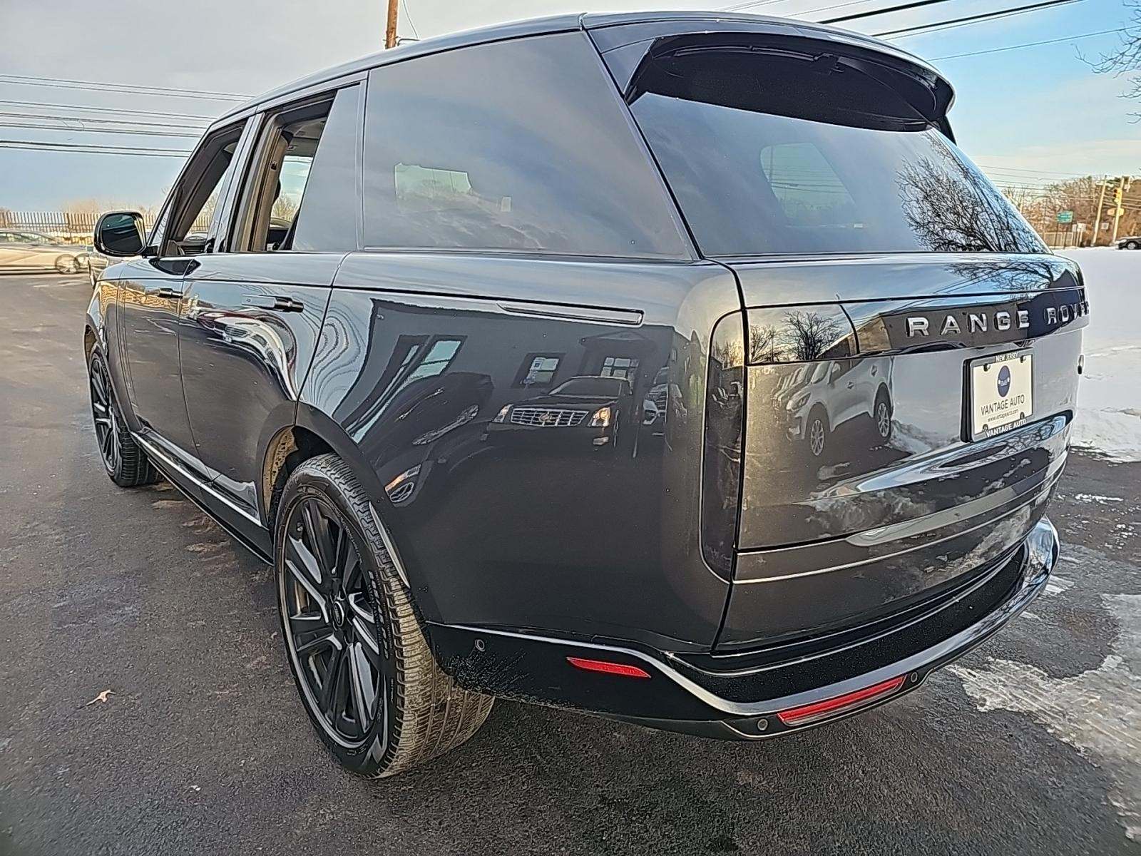 Land Rover Range Rover 2023 — photo 2