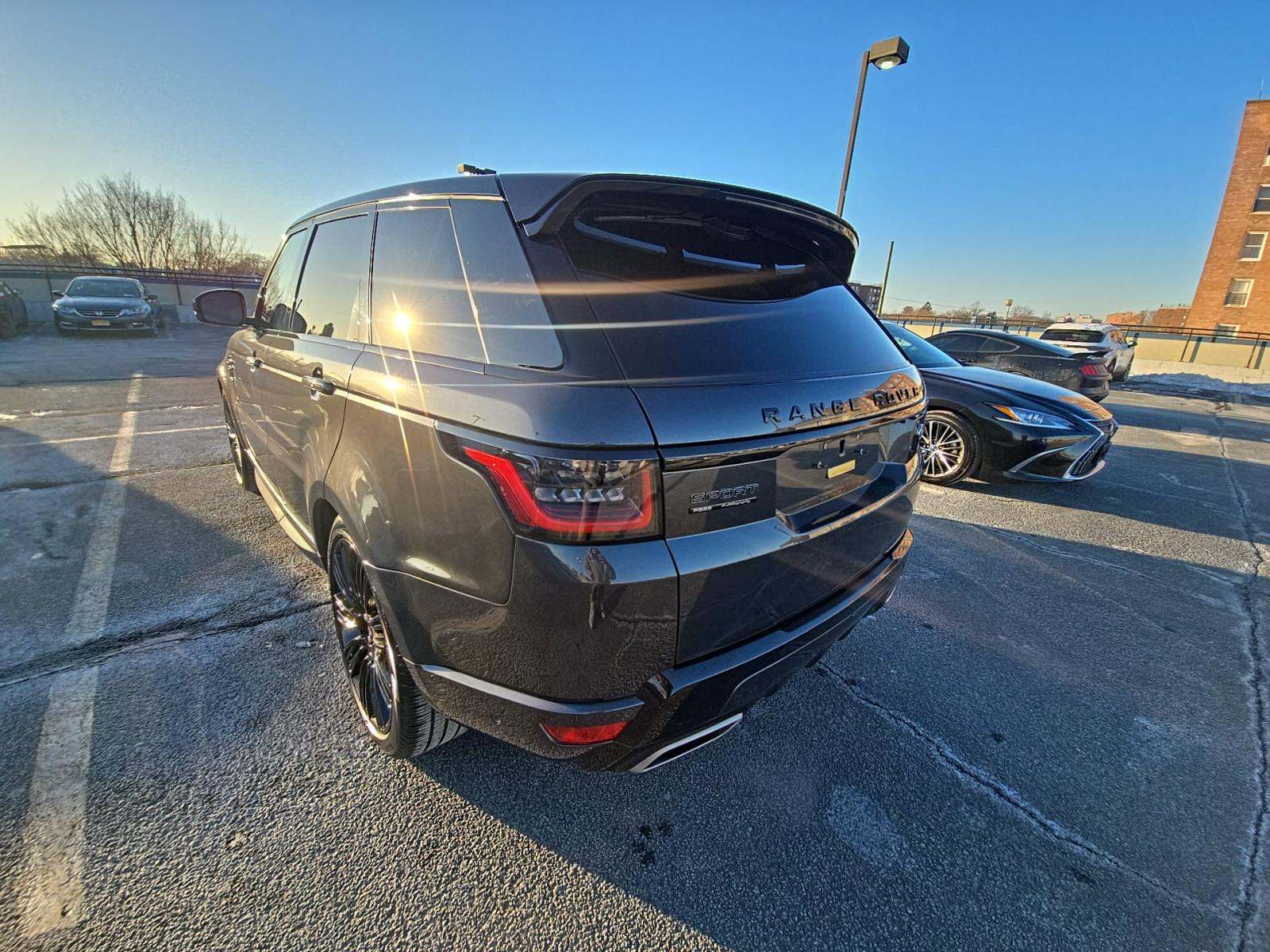 Land Rover Range Rover Sport 2022 — photo 2