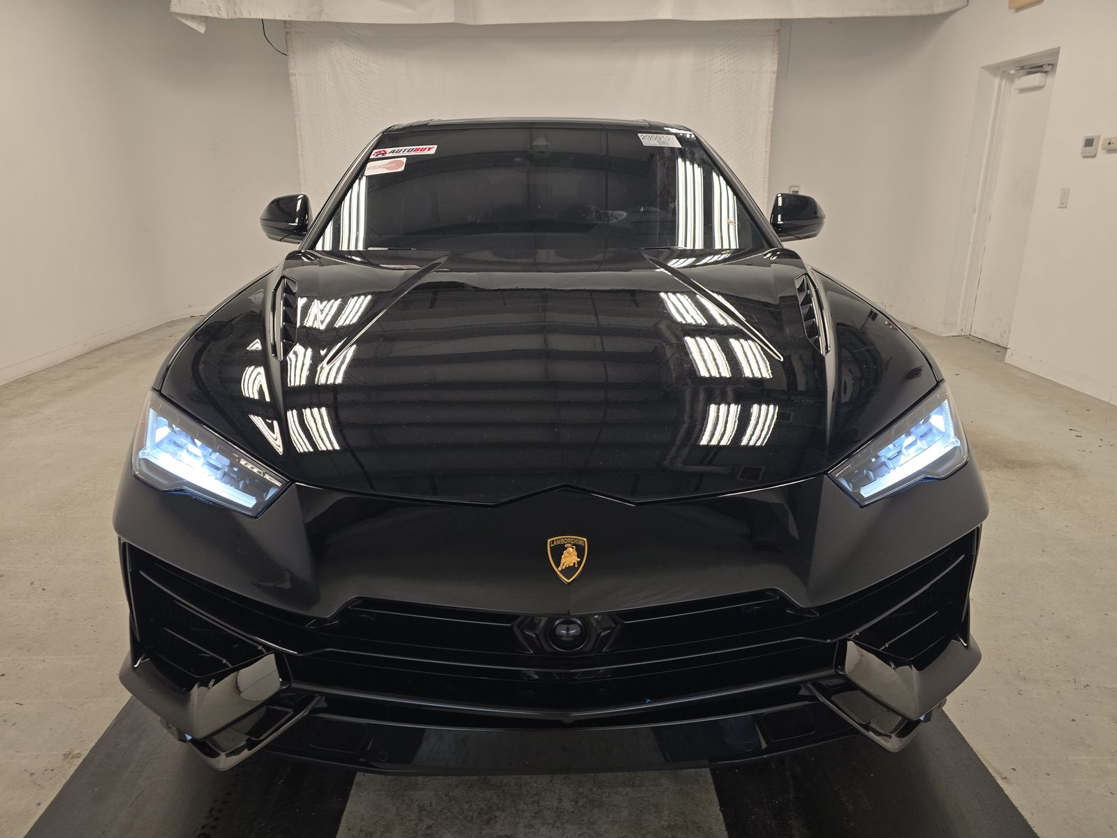 Lamborghini Urus 2024 — photo 2