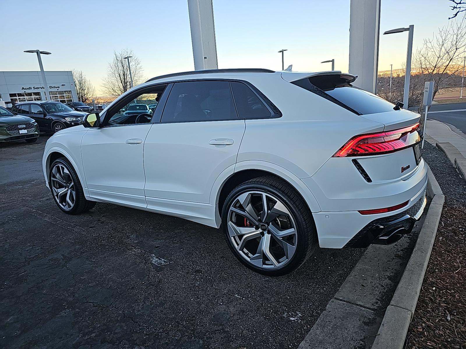 Audi RS Q8 2023 — photo 2