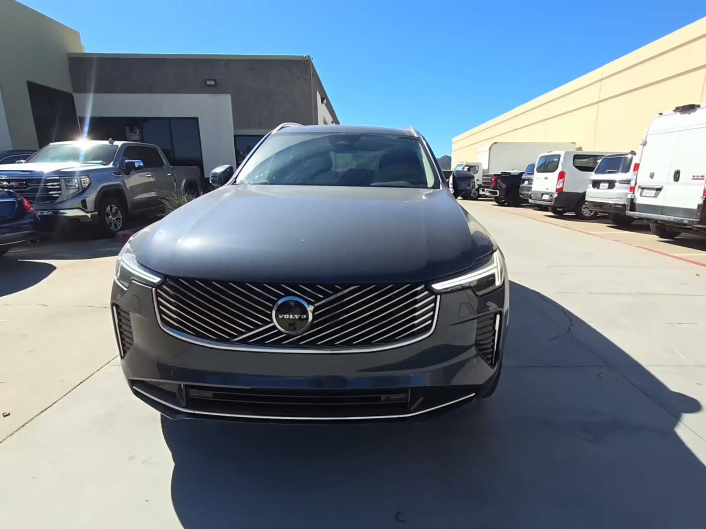 Volvo XC90 2025 — photo 2
