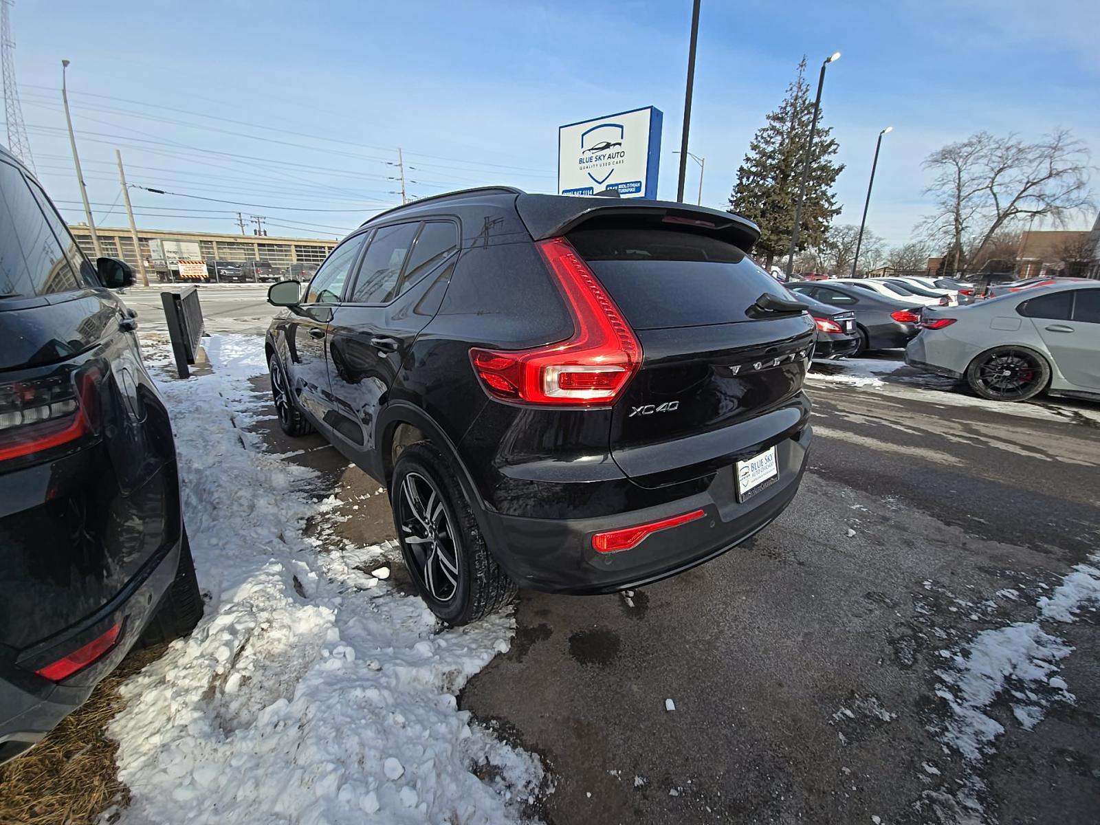 Volvo XC40 2024 — photo 2