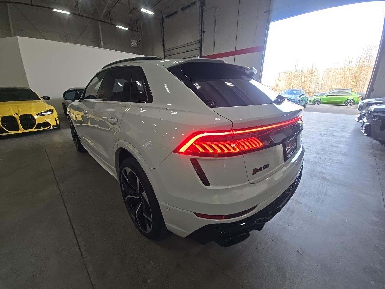 Audi RS Q8 2022 — photo 2