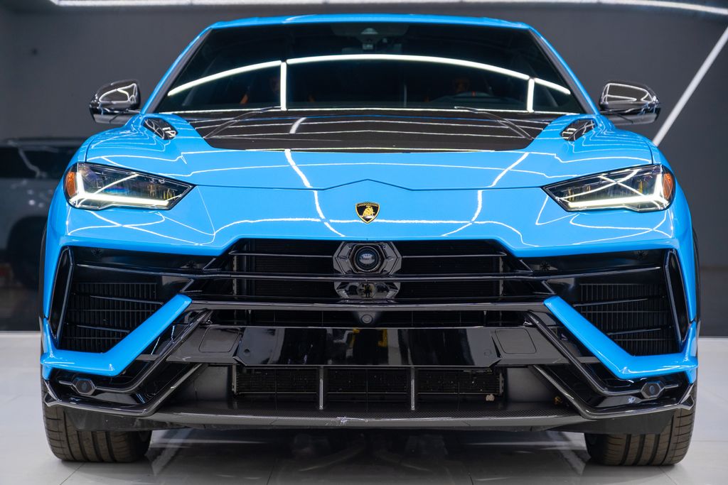 Lamborghini Urus 2024 — photo 2