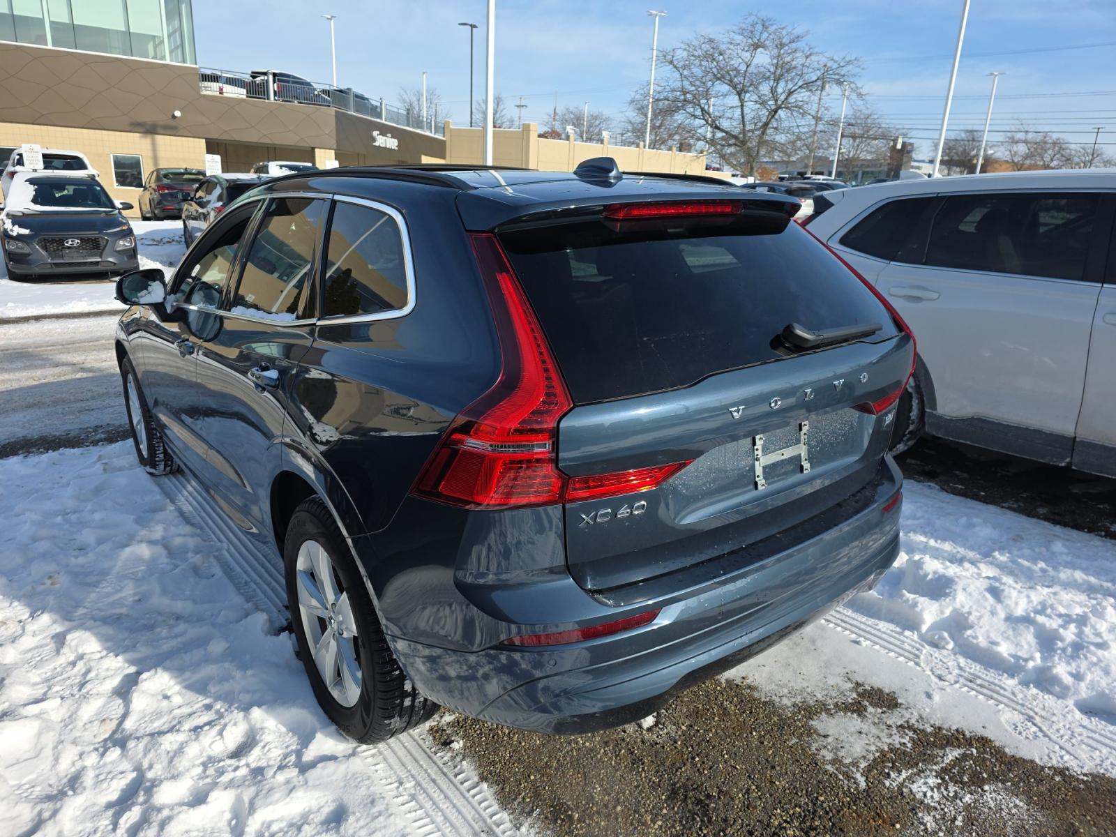 Volvo XC60 2022 — photo 2