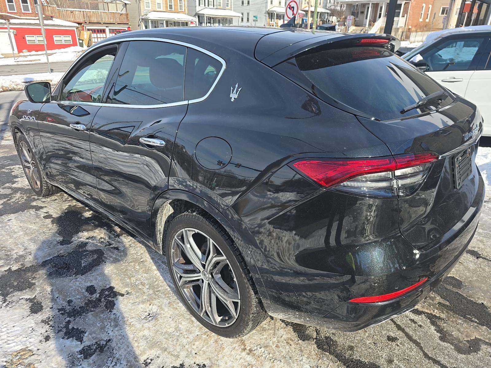 Maserati Levante 2023 — photo 2