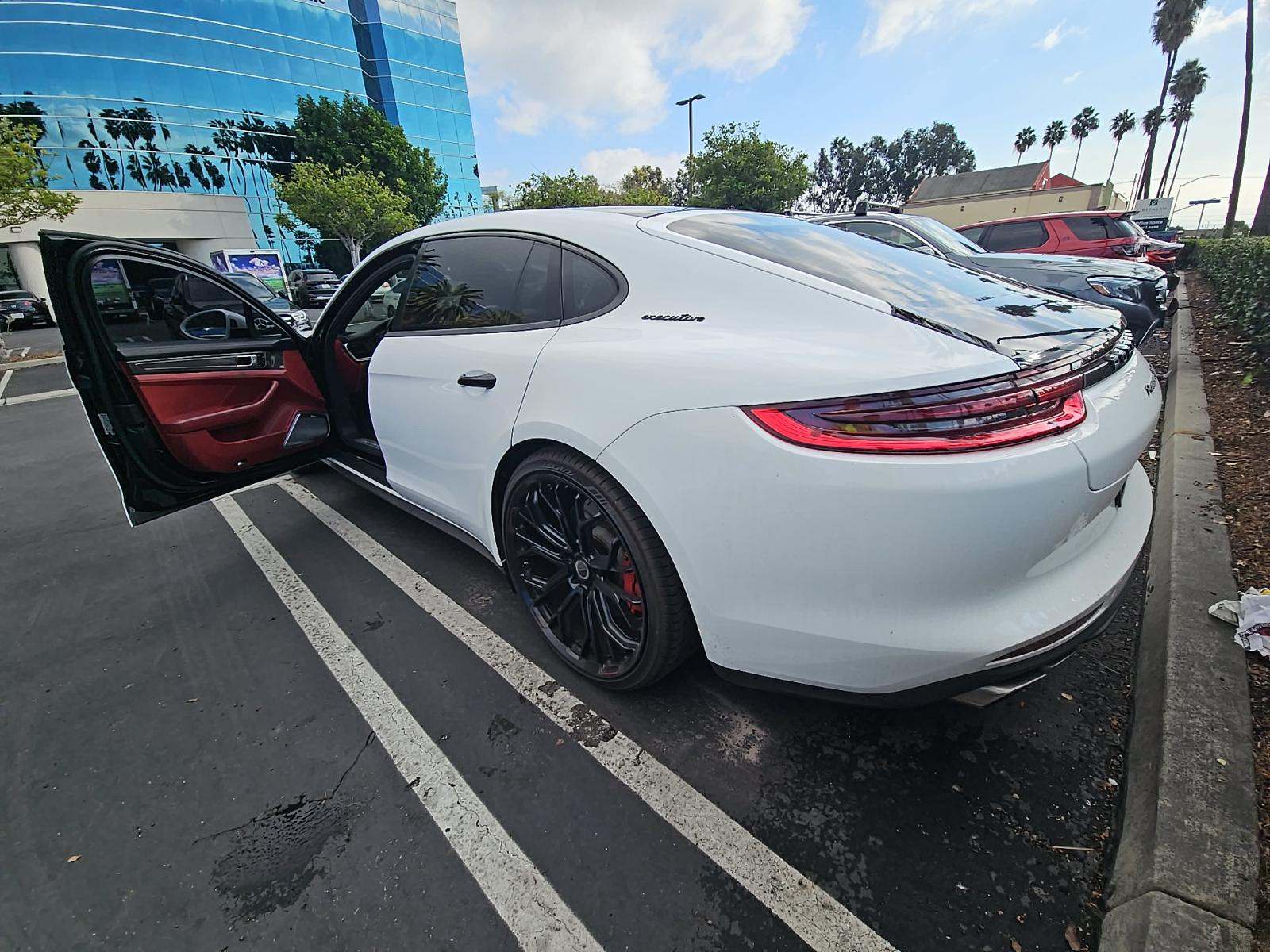 Porsche Panamera 2018 — photo 2