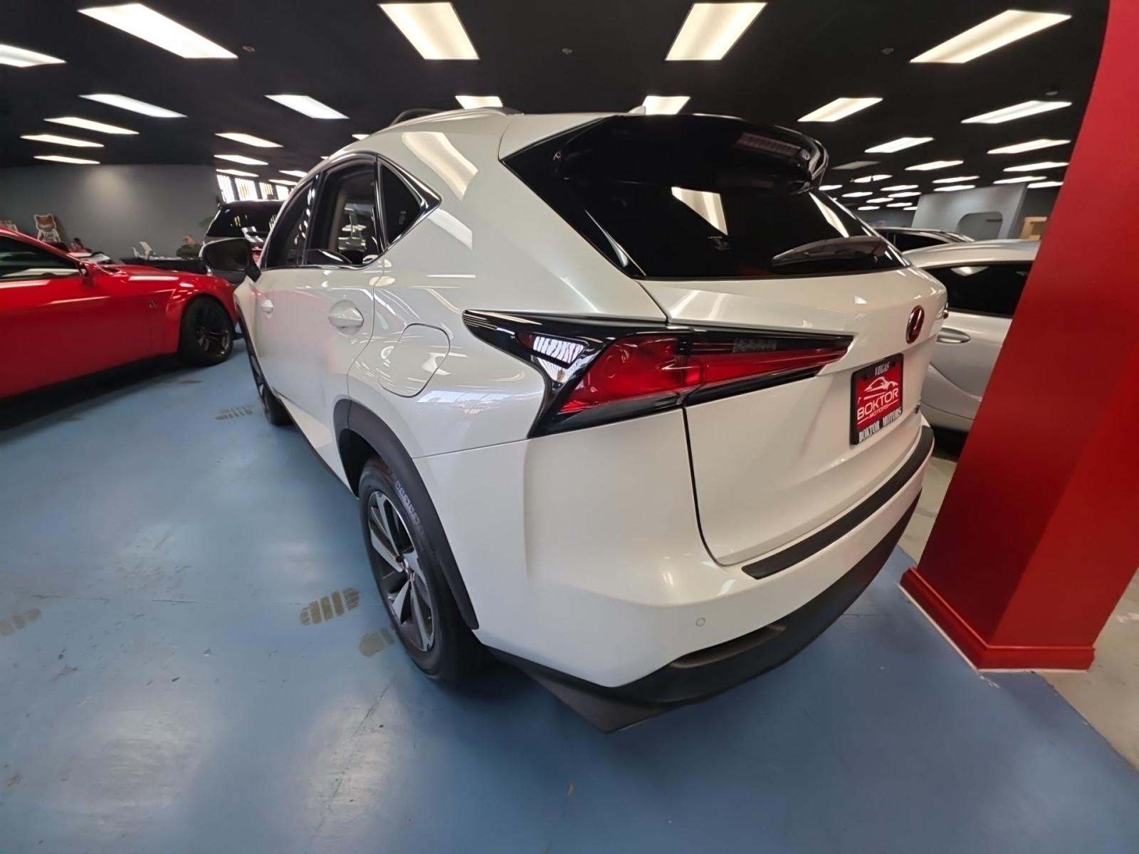 Lexus NX 300 2018 — photo 2