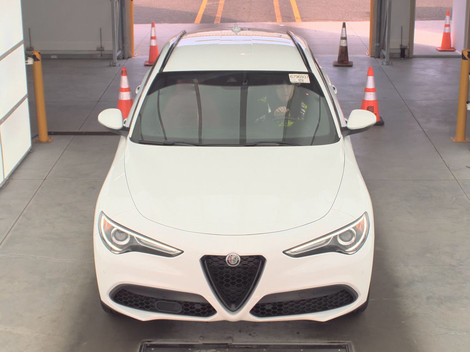 Alfa Romeo Stelvio 2022 — photo 2