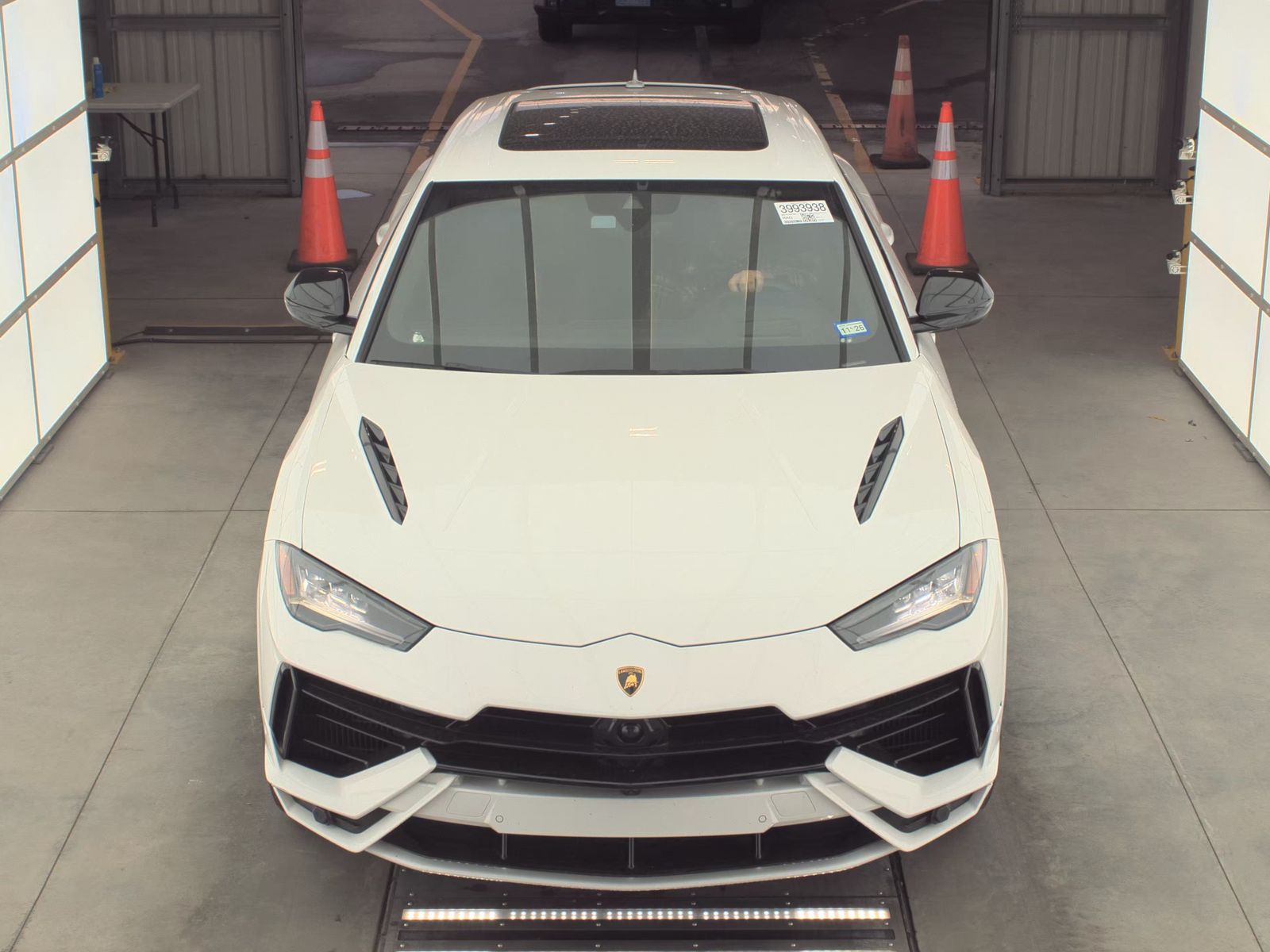 Lamborghini Urus 2024 — photo 2