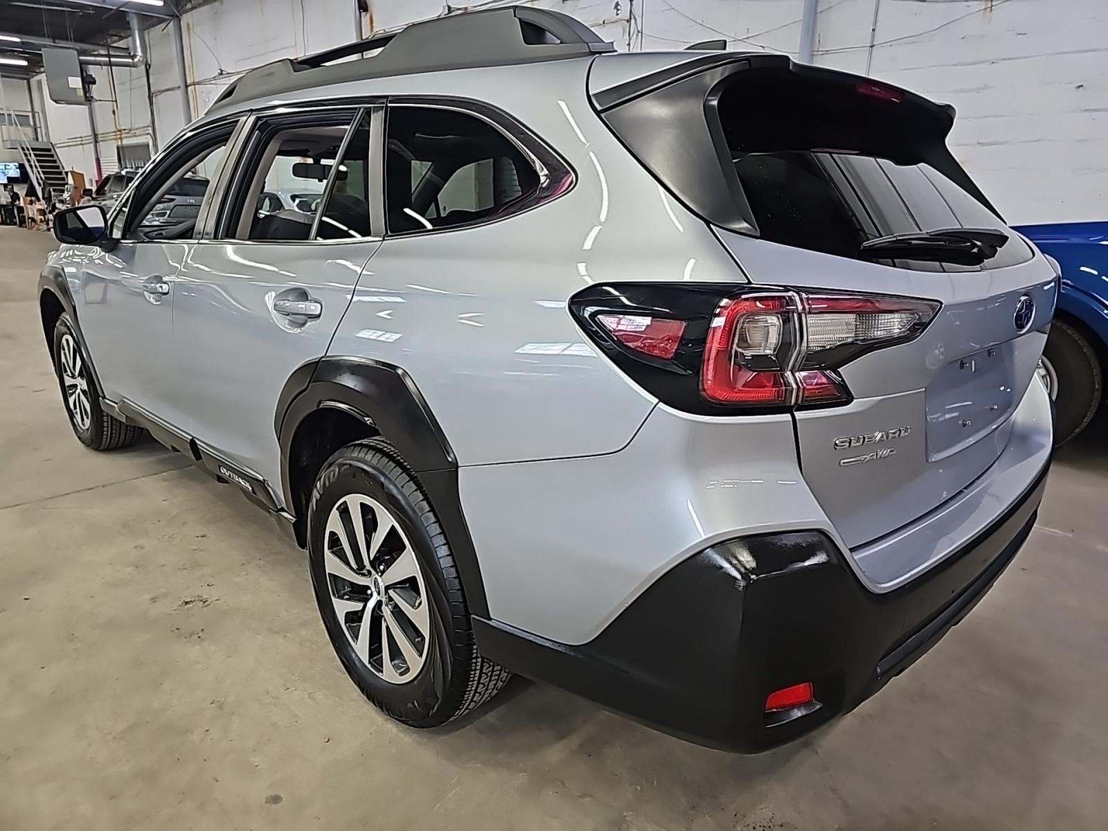 Subaru Outback 2023 — photo 2