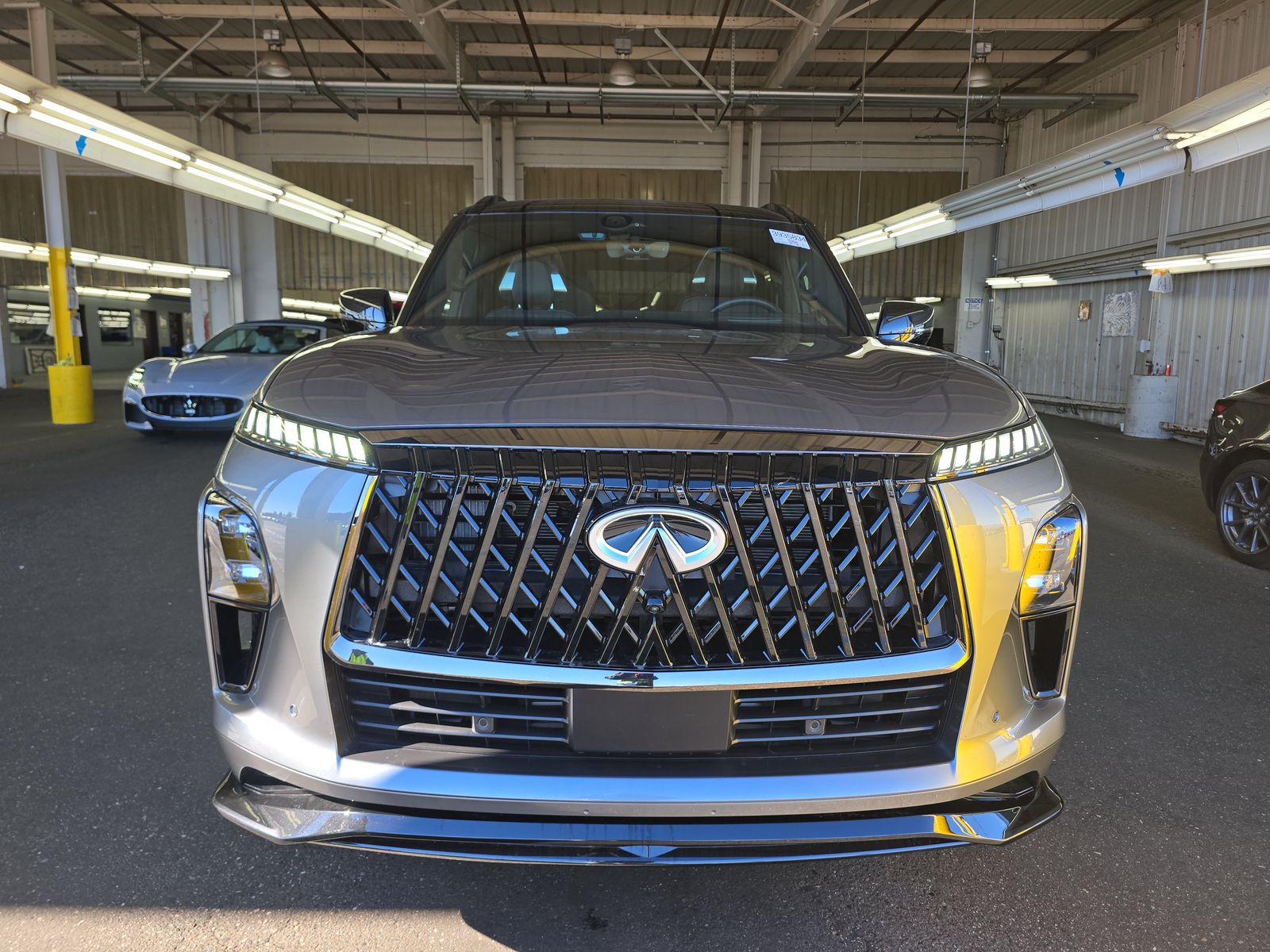 Infiniti QX 80 2026 — photo 2