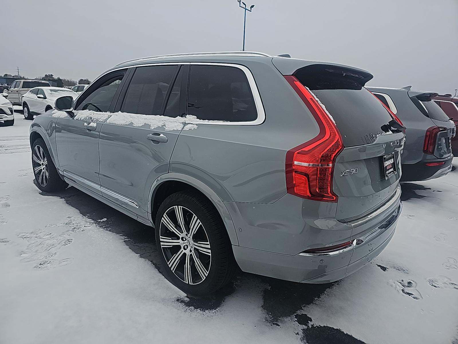 Volvo XC90 2025 — photo 2
