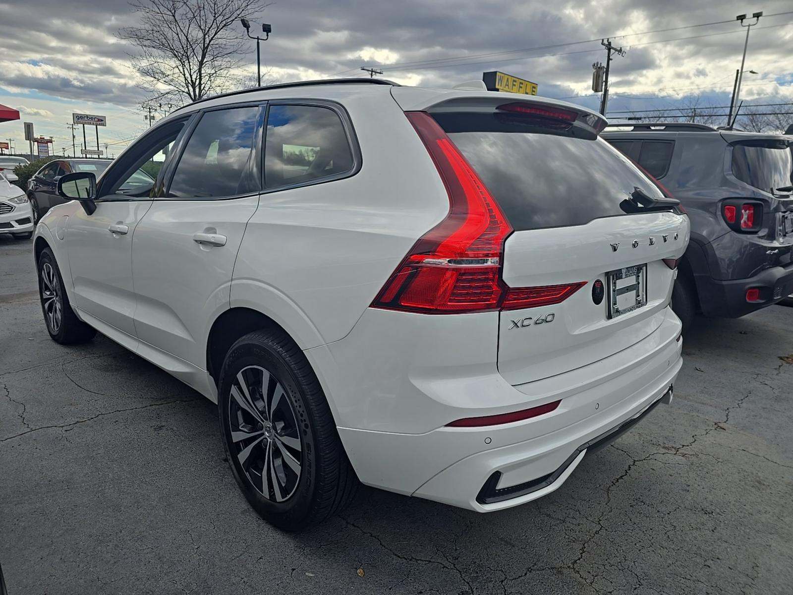 Volvo XC60 2024 — photo 2