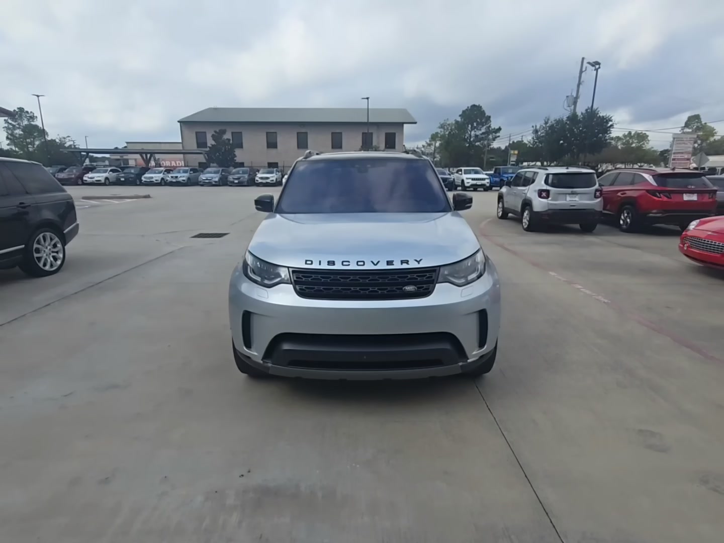 Land Rover Discovery 2019 — photo 2
