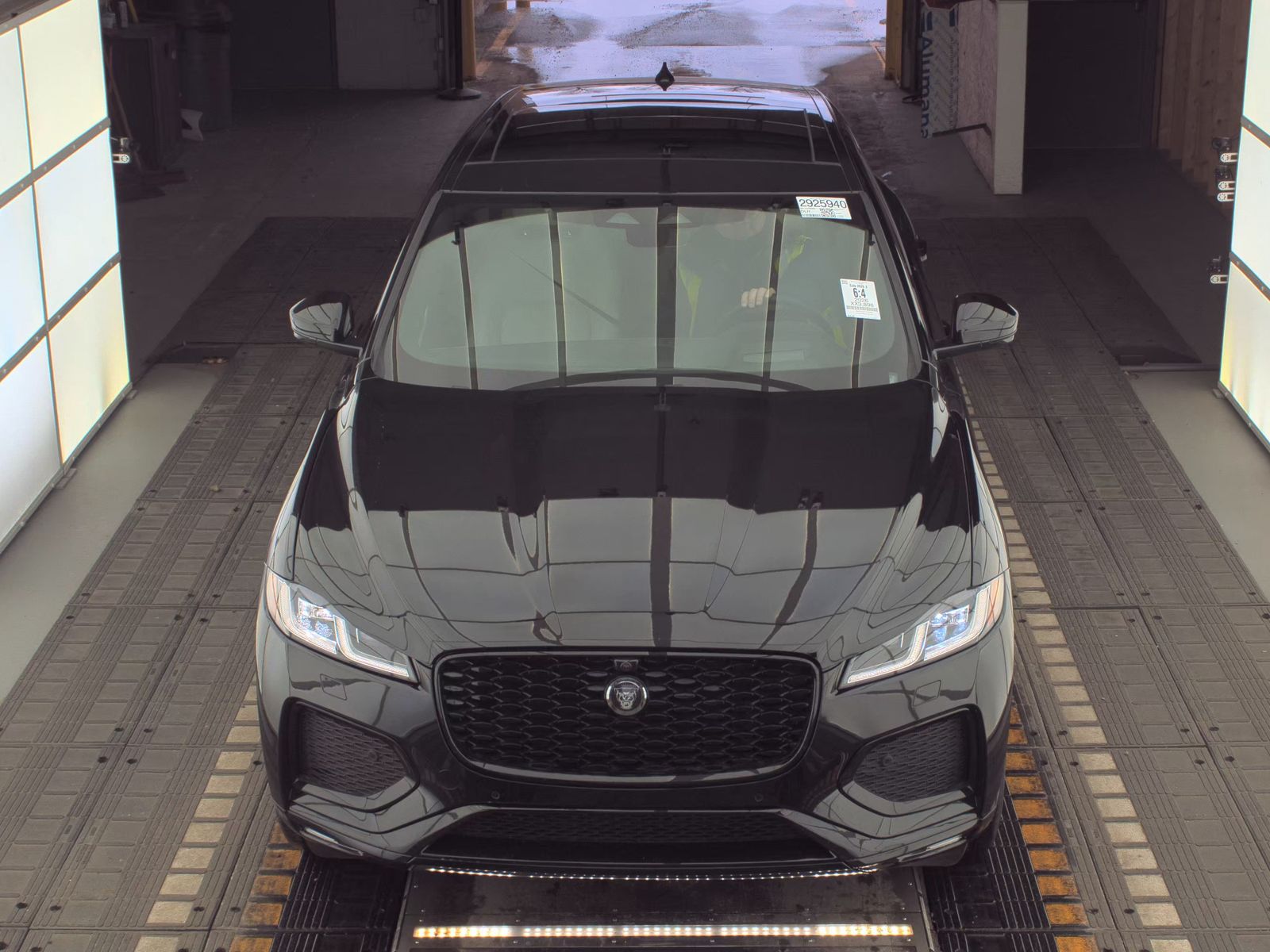 Jaguar F-Pace 2026 — photo 2