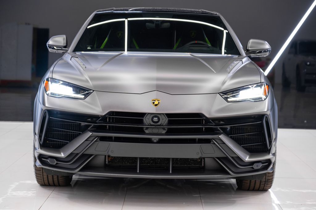 Lamborghini Urus 2024 — photo 2