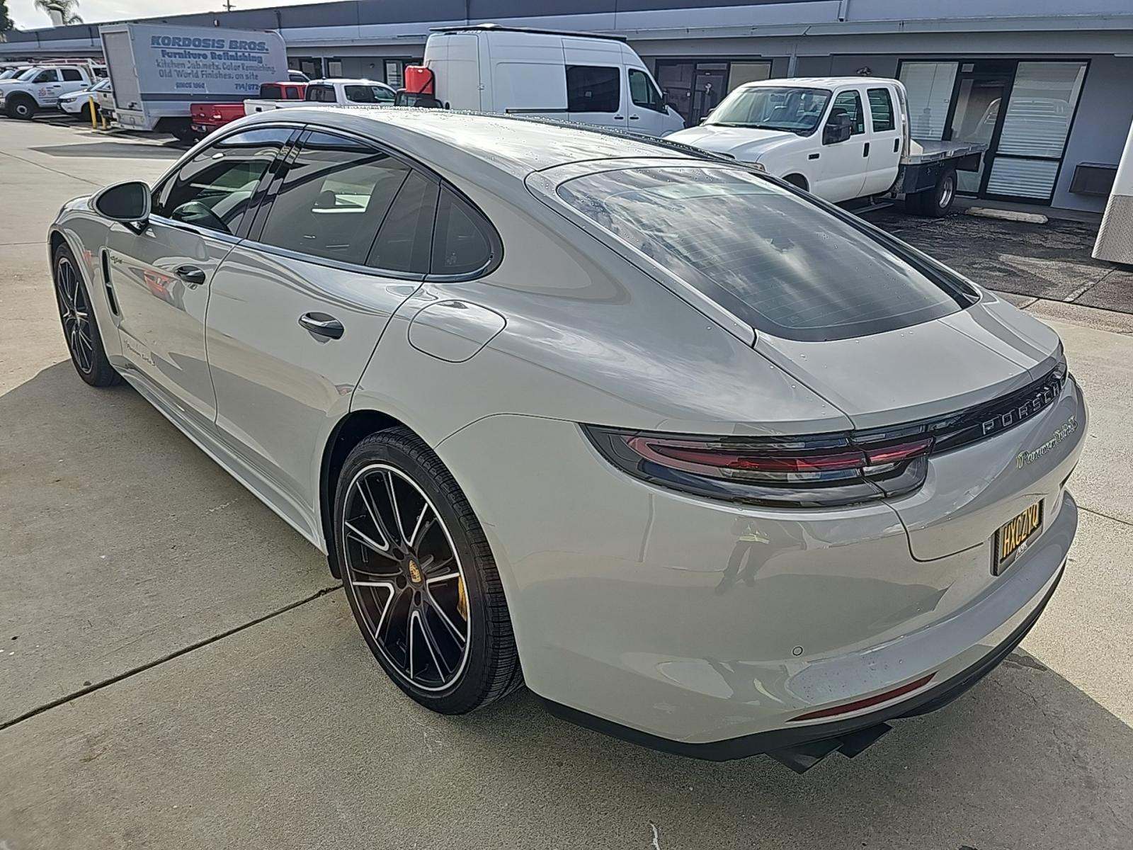 Porsche Panamera 2019 — photo 2