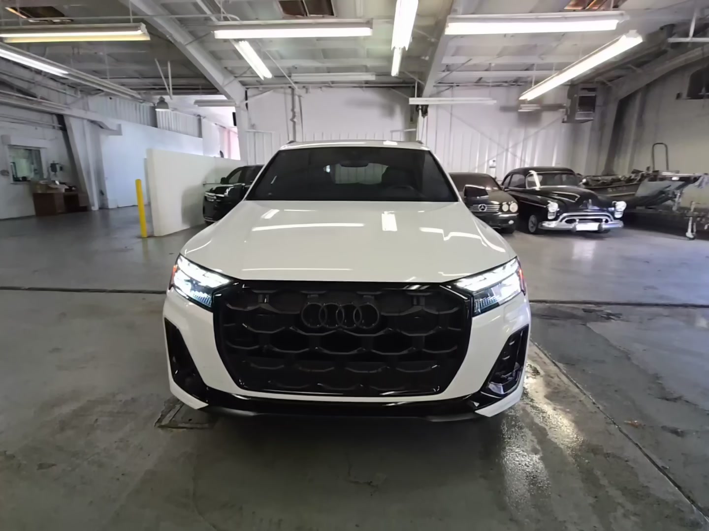 Audi SQ7 2025 — photo 2