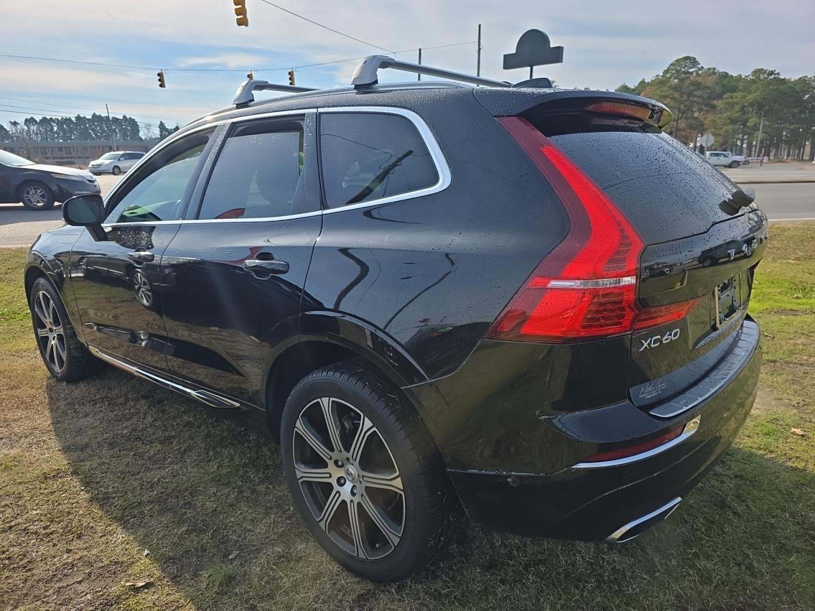Volvo XC60 2021 — photo 2