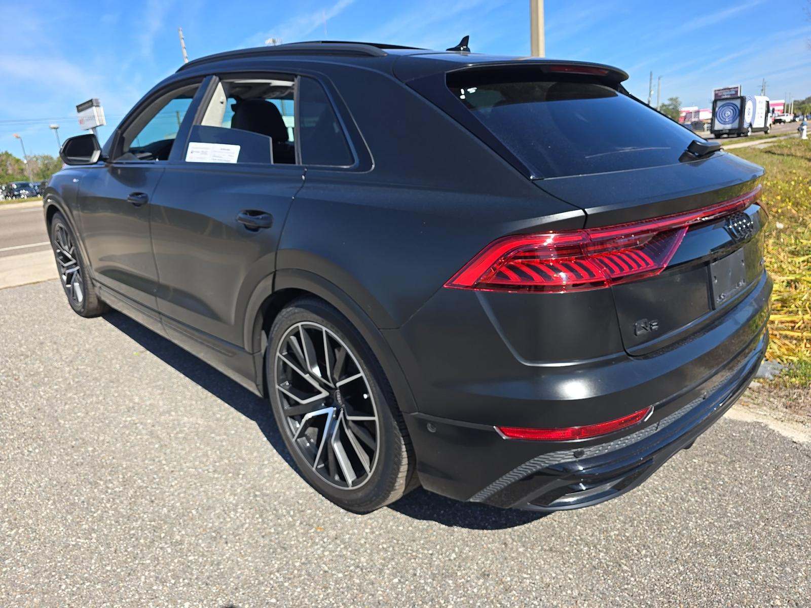 Audi Q8 2022 — photo 2