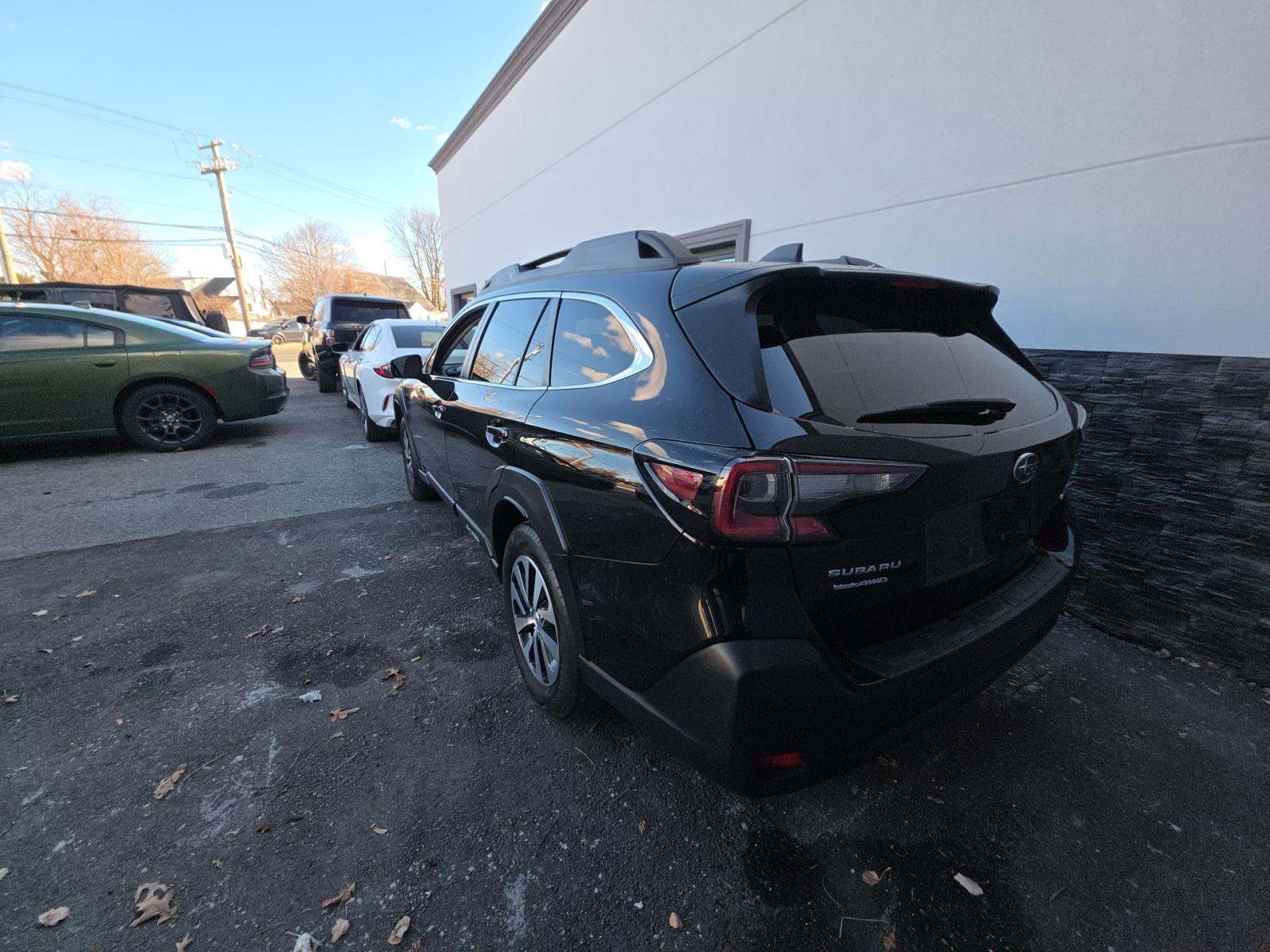 Subaru Outback 2024 — photo 2