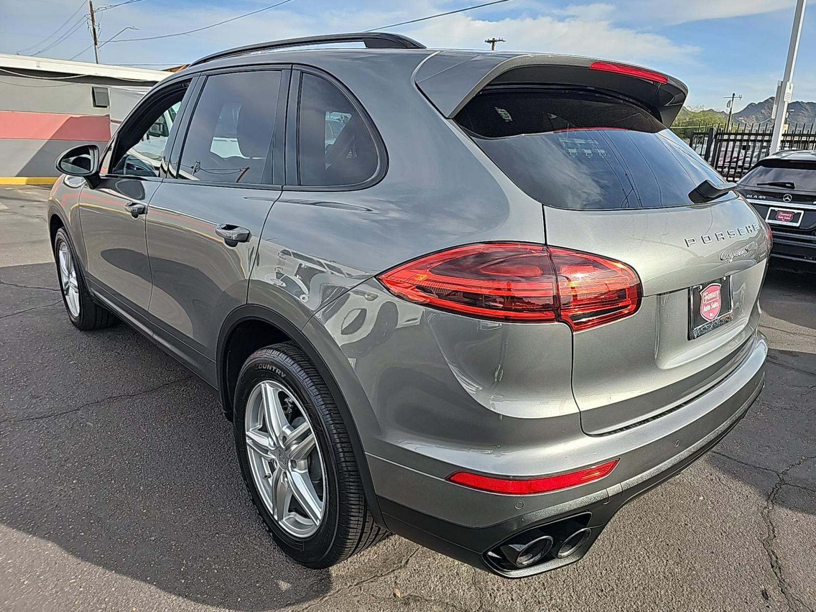 Porsche Cayenne 2017 — photo 2