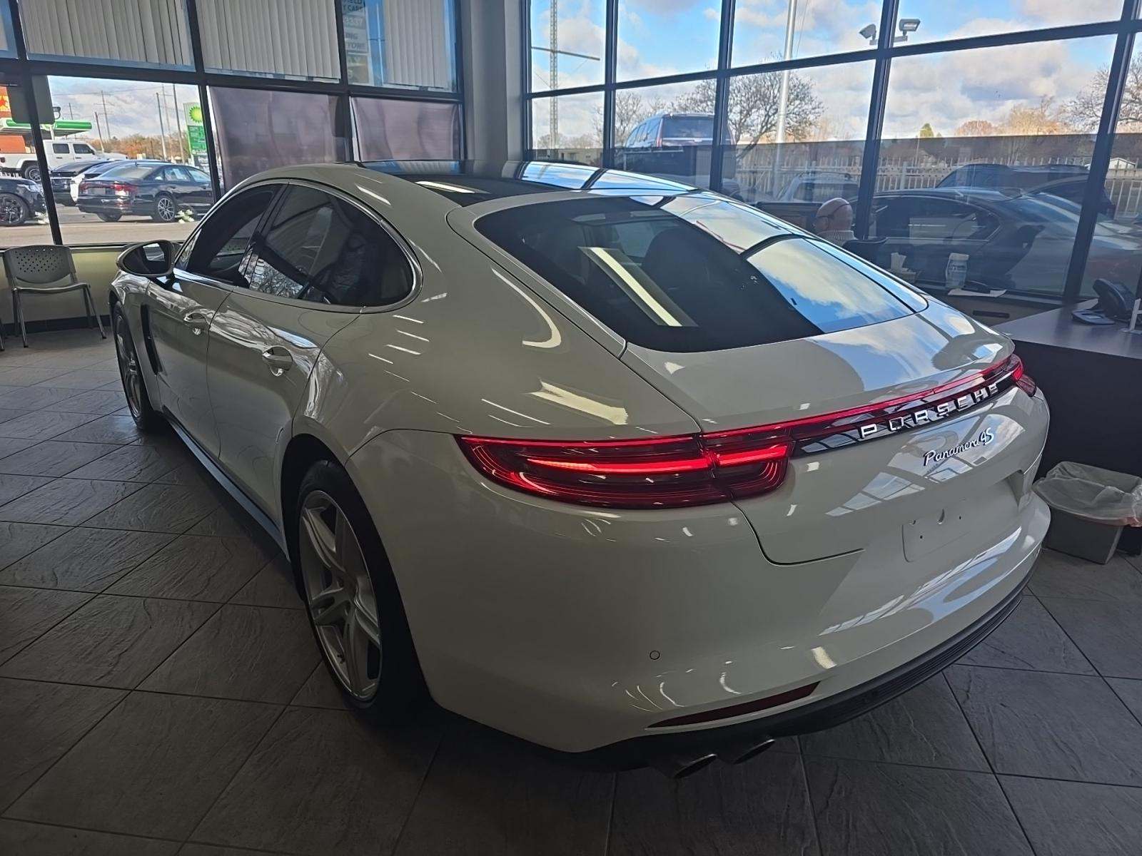 Porsche Panamera 2019 — photo 2