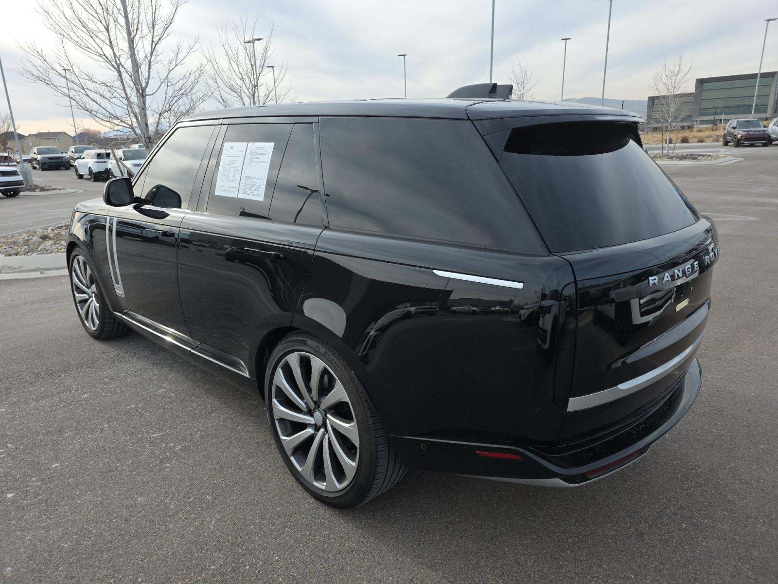 Land Rover Range Rover 2025 — photo 2