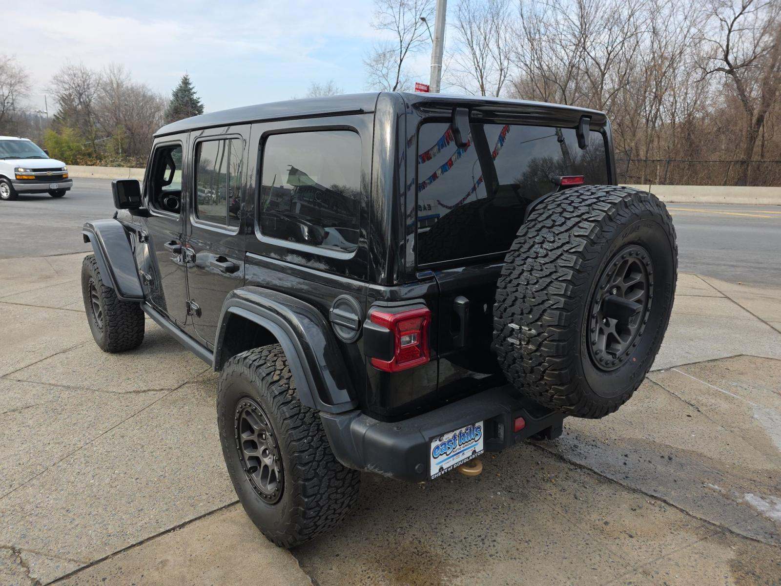 Jeep Wrangler 2022 — photo 2
