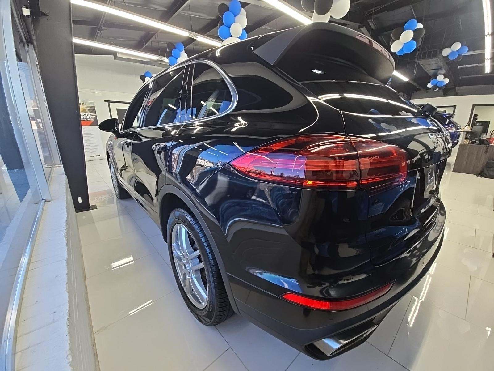 Porsche Cayenne 2016 — photo 2