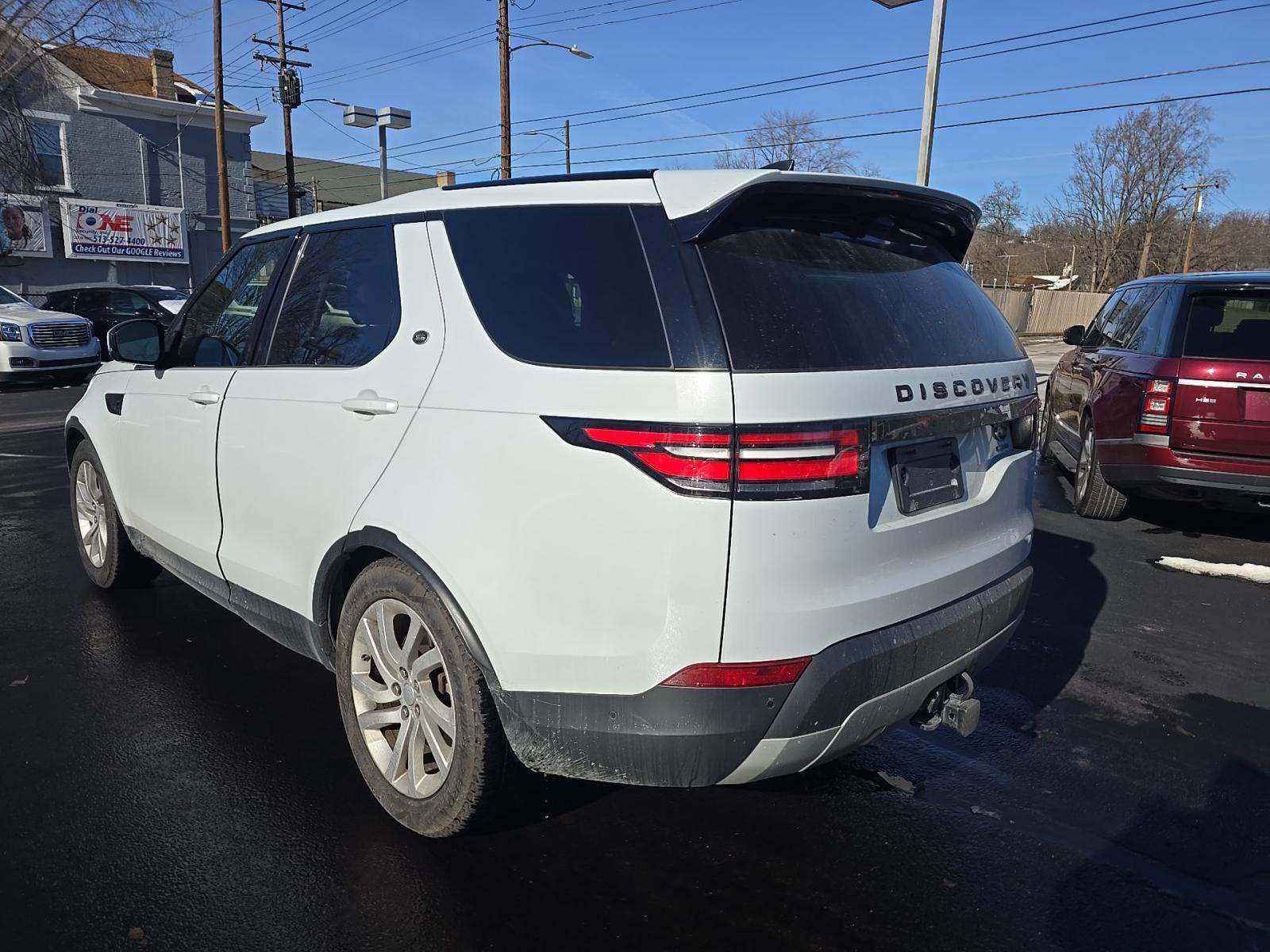 Land Rover Discovery 2018 — photo 2