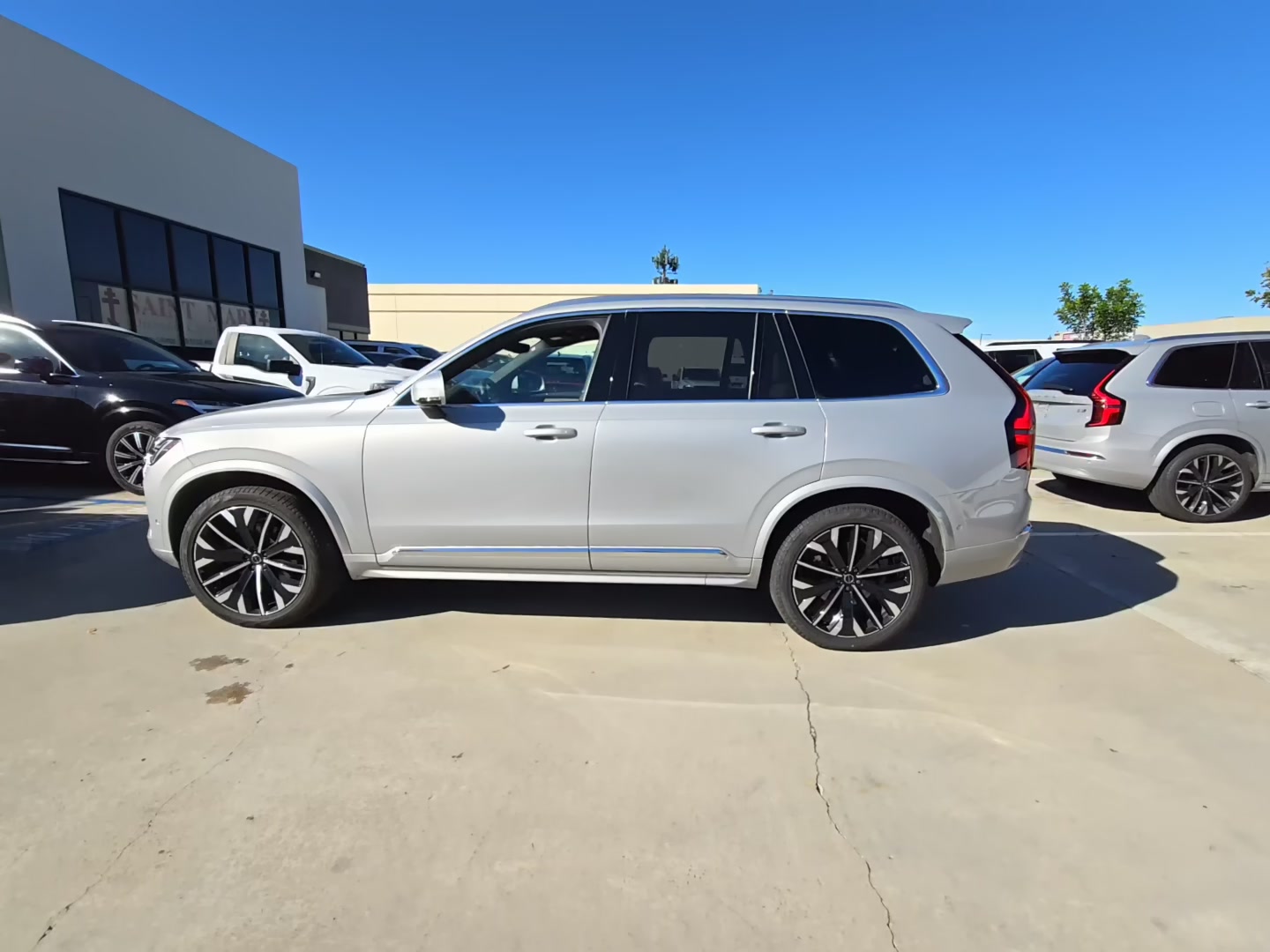 Volvo XC90 2025 — photo 2