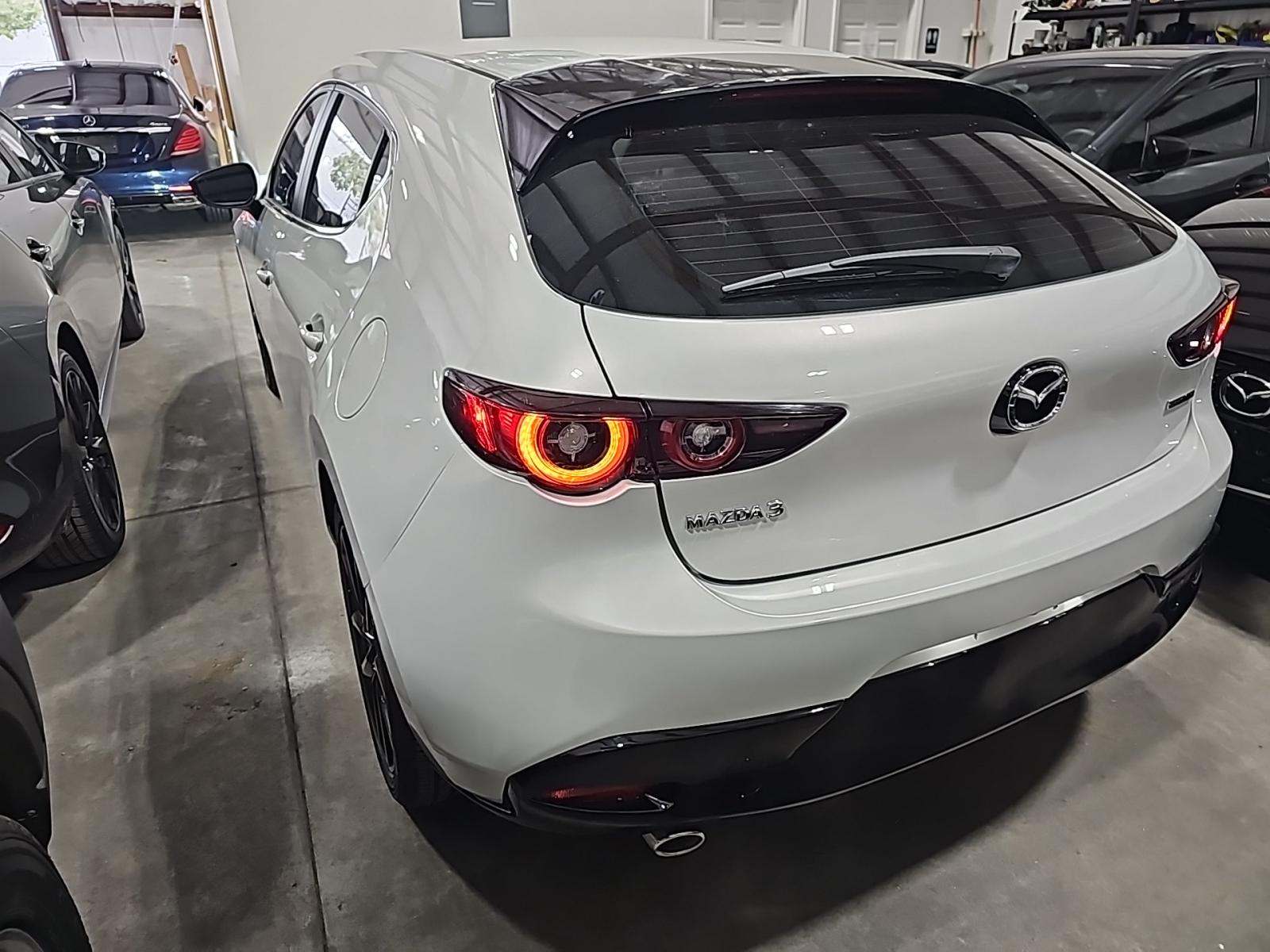 Mazda Mazda3 2025 — photo 2