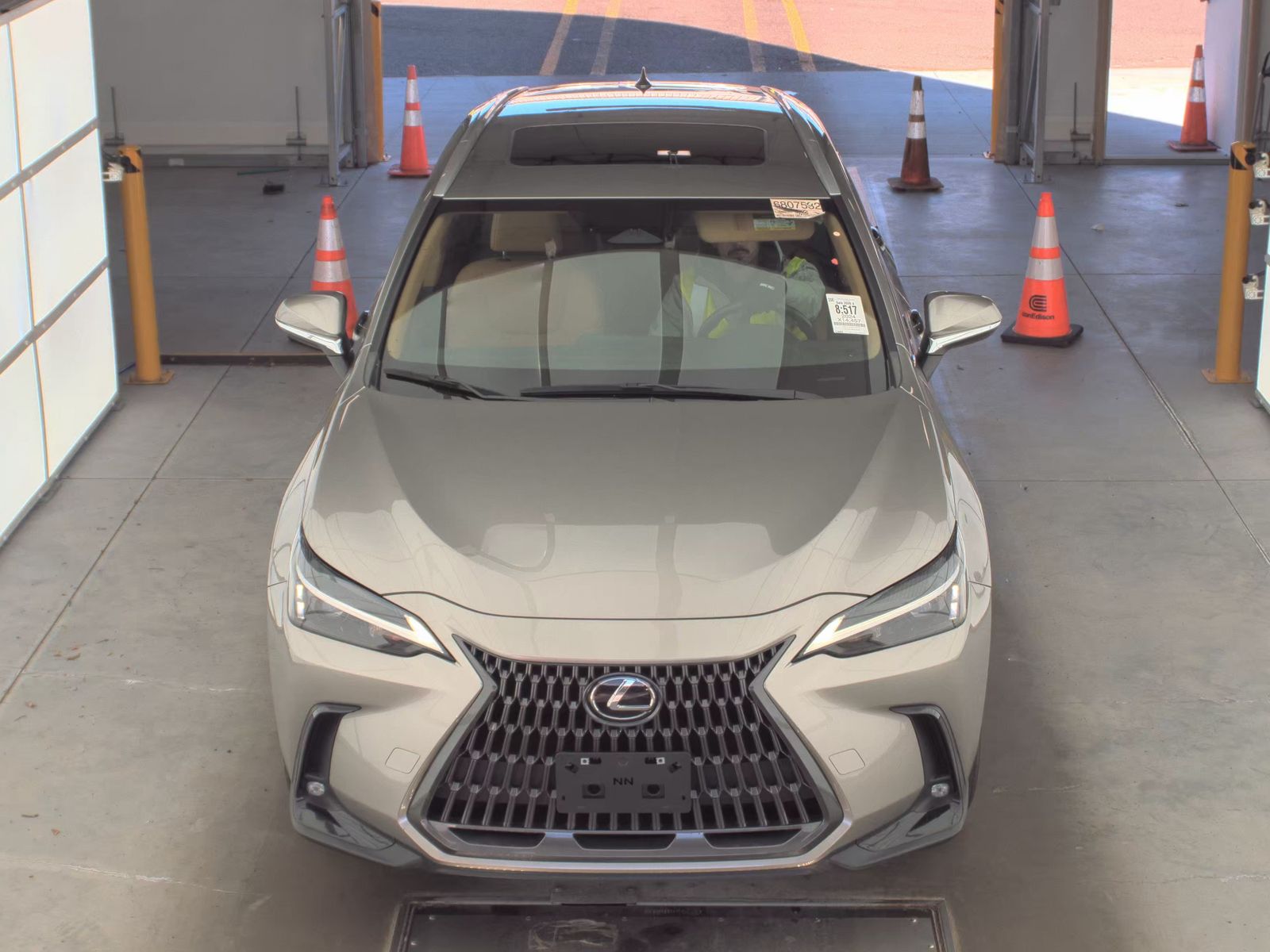 Lexus NX 350 2024 — photo 2