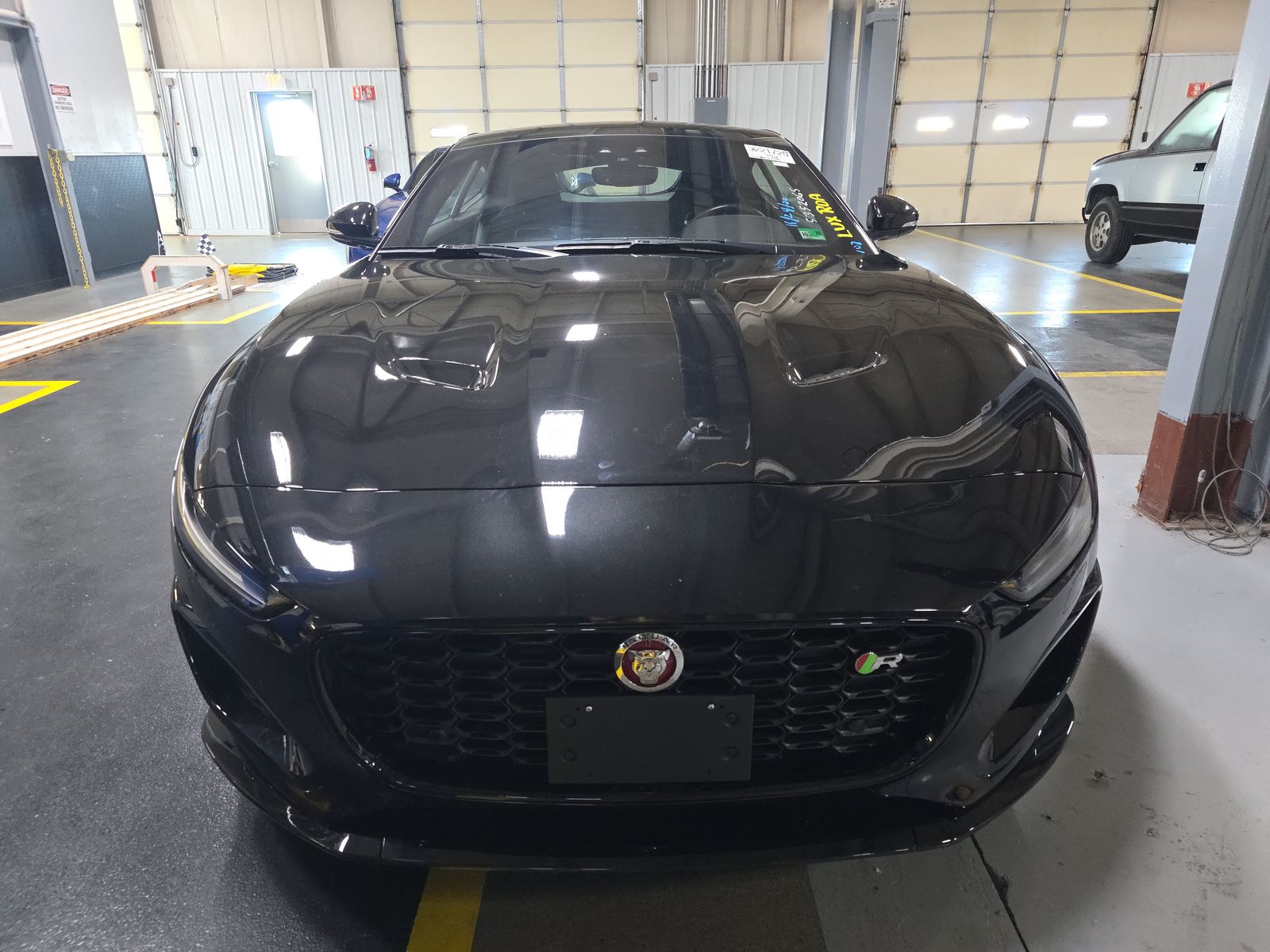 Jaguar F-TYPE 2022 — photo 2