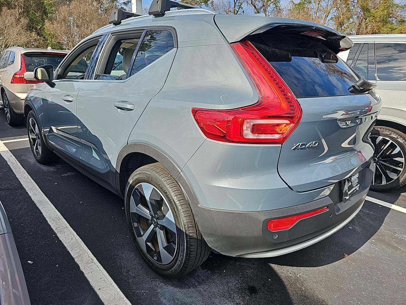 Volvo XC40 2023 — photo 2