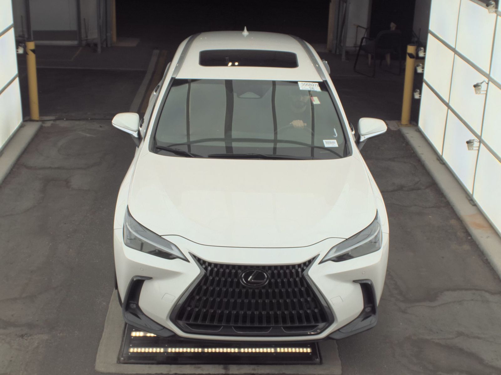 Lexus NX 250 2025 — photo 2
