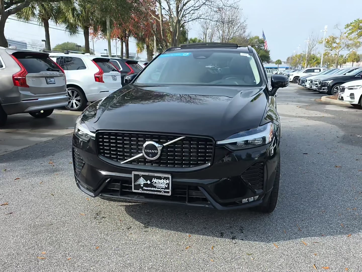 Volvo XC60 2023 — photo 2