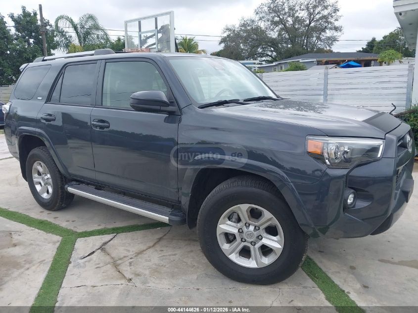 Toyota 4Runner 2024 — photo 2