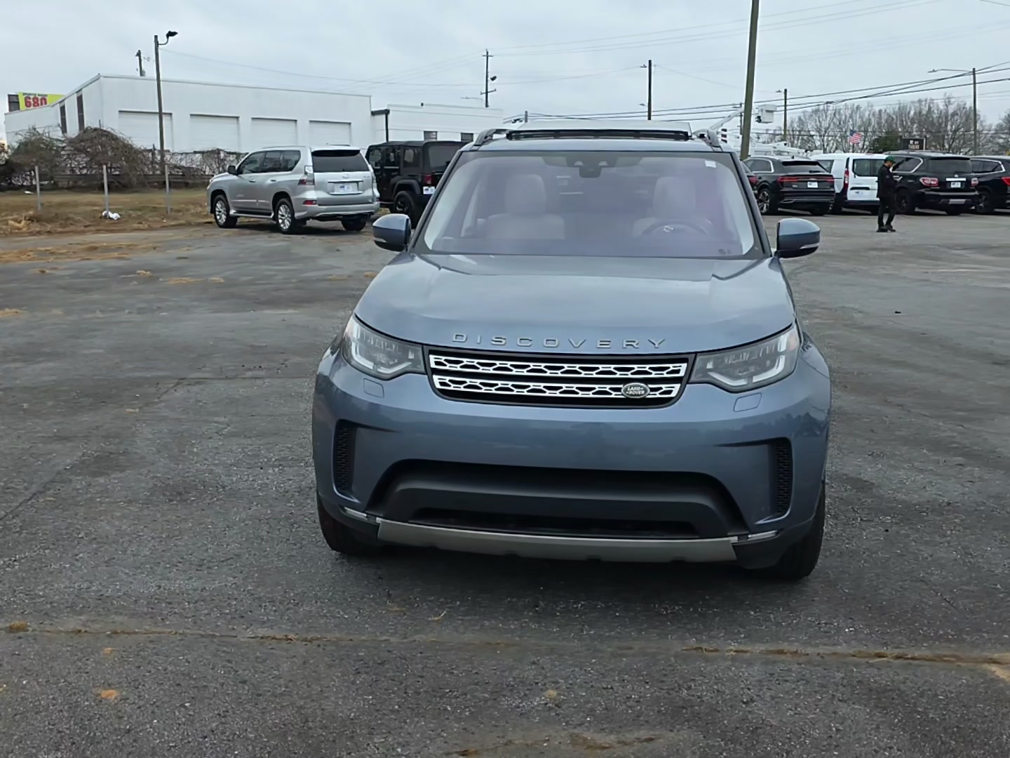 Land Rover Discovery 2019 — photo 2