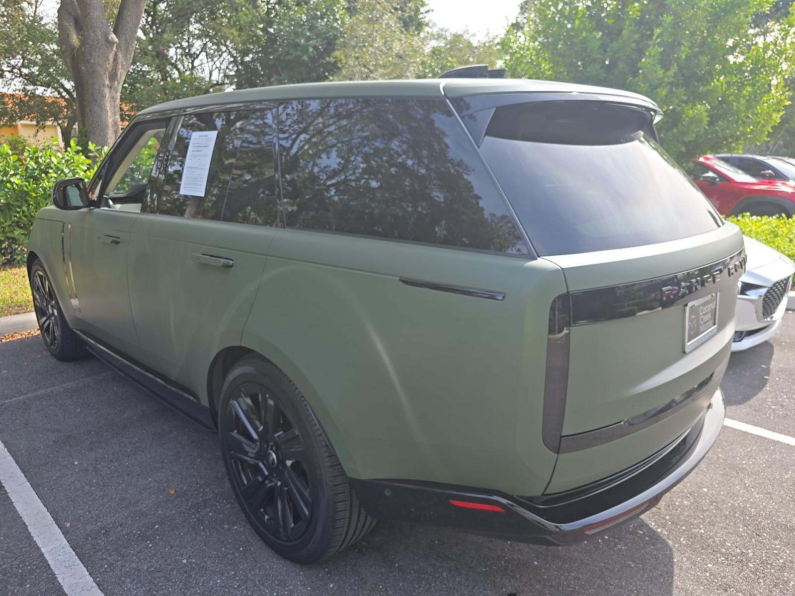 Land Rover Range Rover 2023 — photo 2