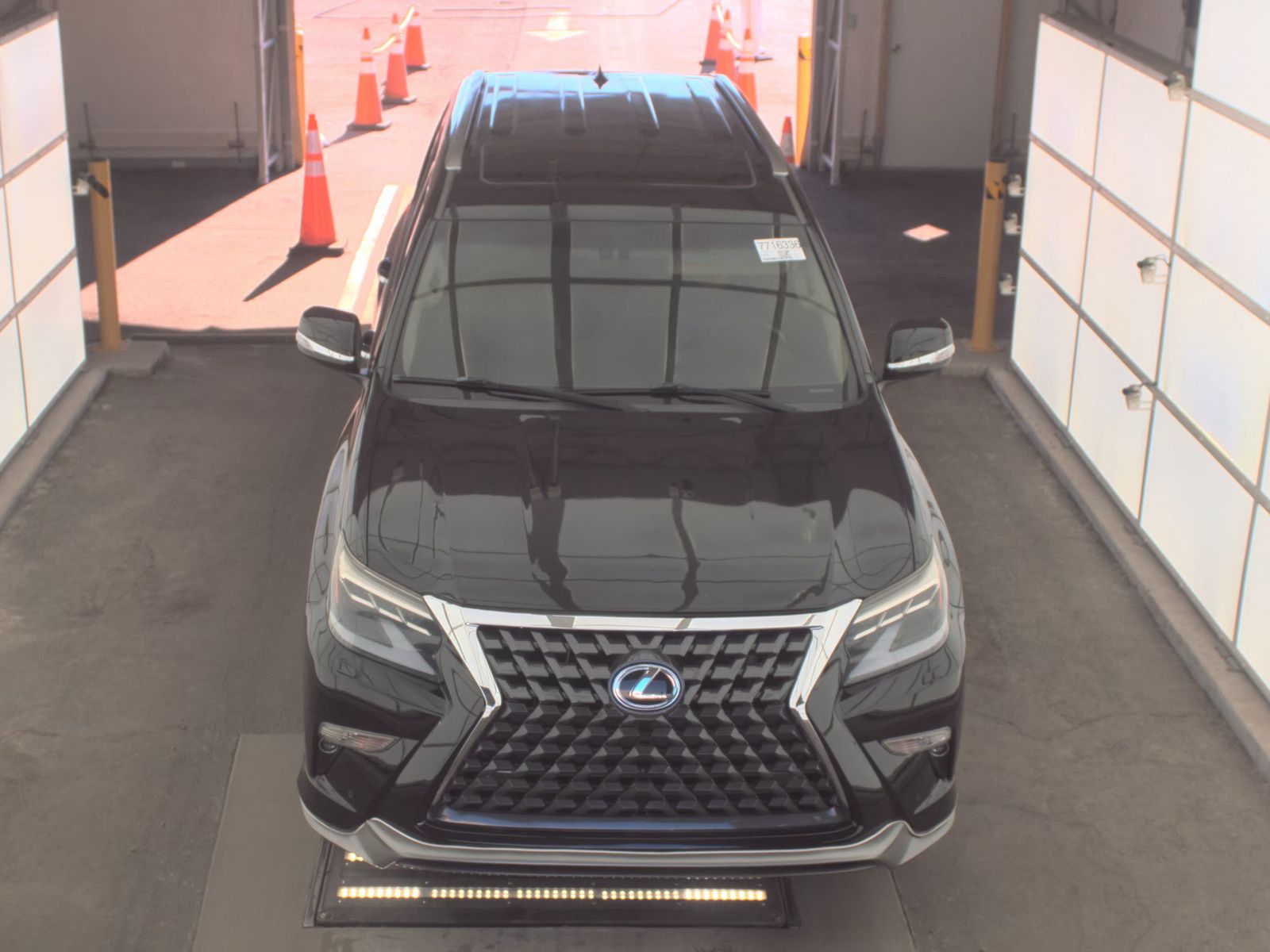 Lexus GX 460 2018 — photo 2