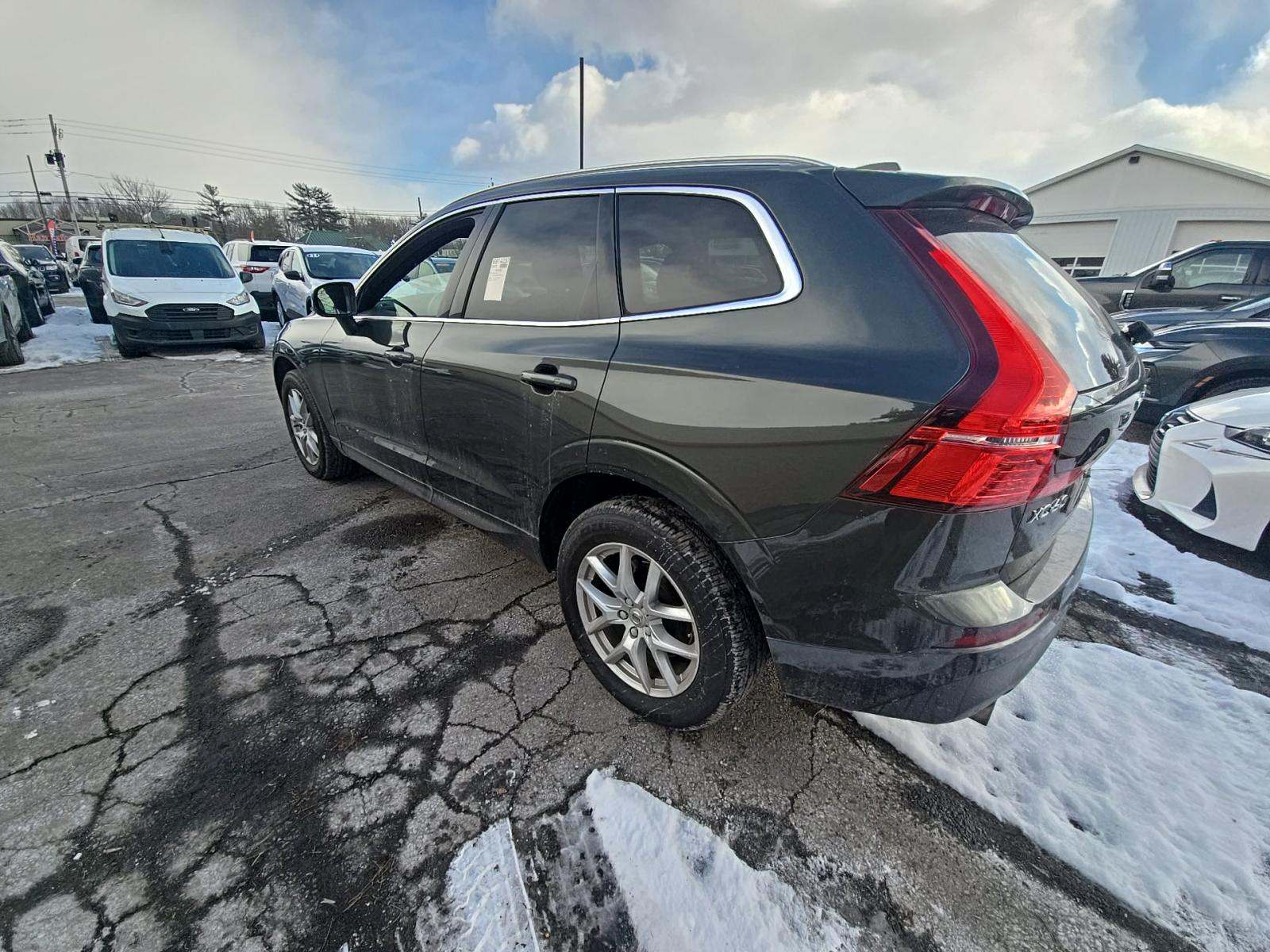 Volvo XC60 2021 — photo 2