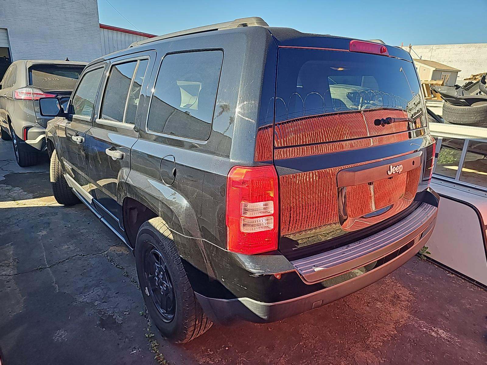 Jeep Patriot 2016 — photo 2