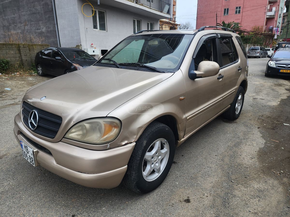 Mercedes-Benz ML 320 2001 — photo 2