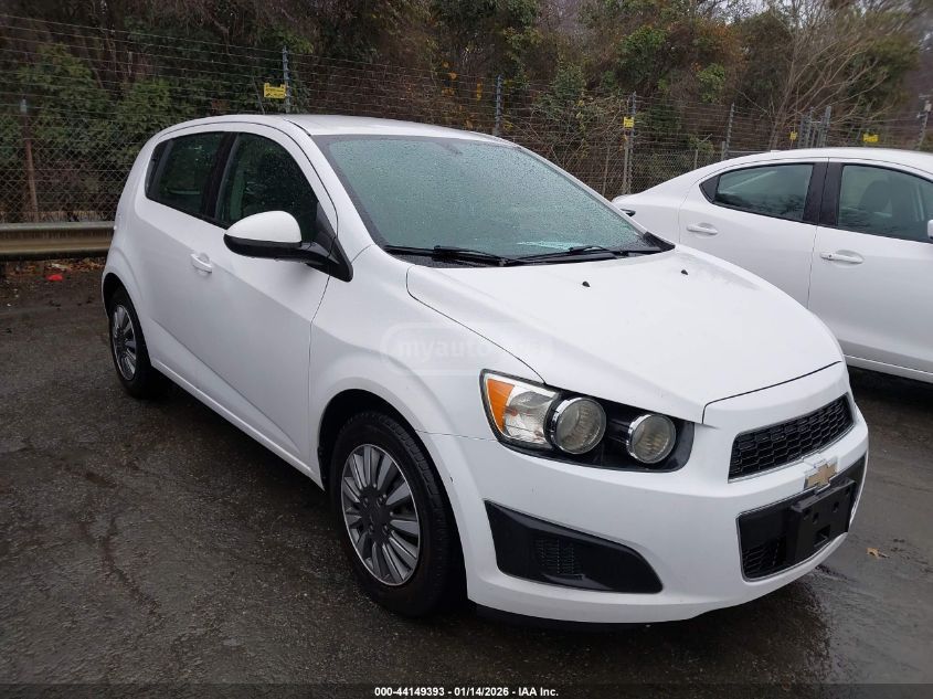 Chevrolet Sonic 2014 — photo 2