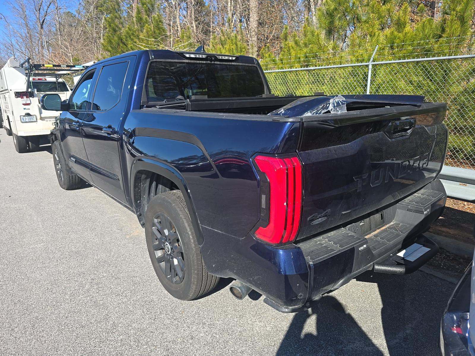 Toyota Tundra 2024 — photo 2