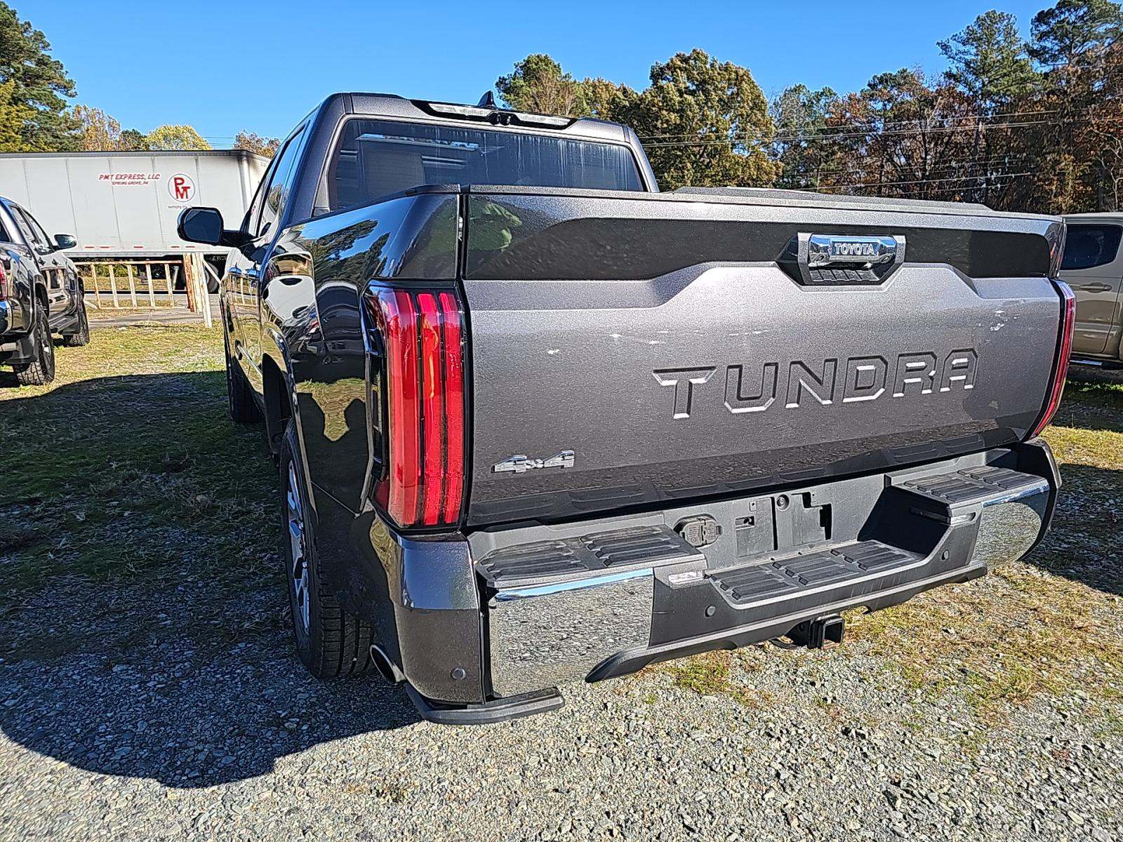 Toyota Tundra 2023 — photo 2