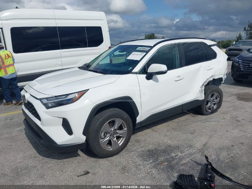Toyota RAV4 2025 — photo 2